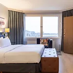 ヒルトン シュトラン ホテル 5*